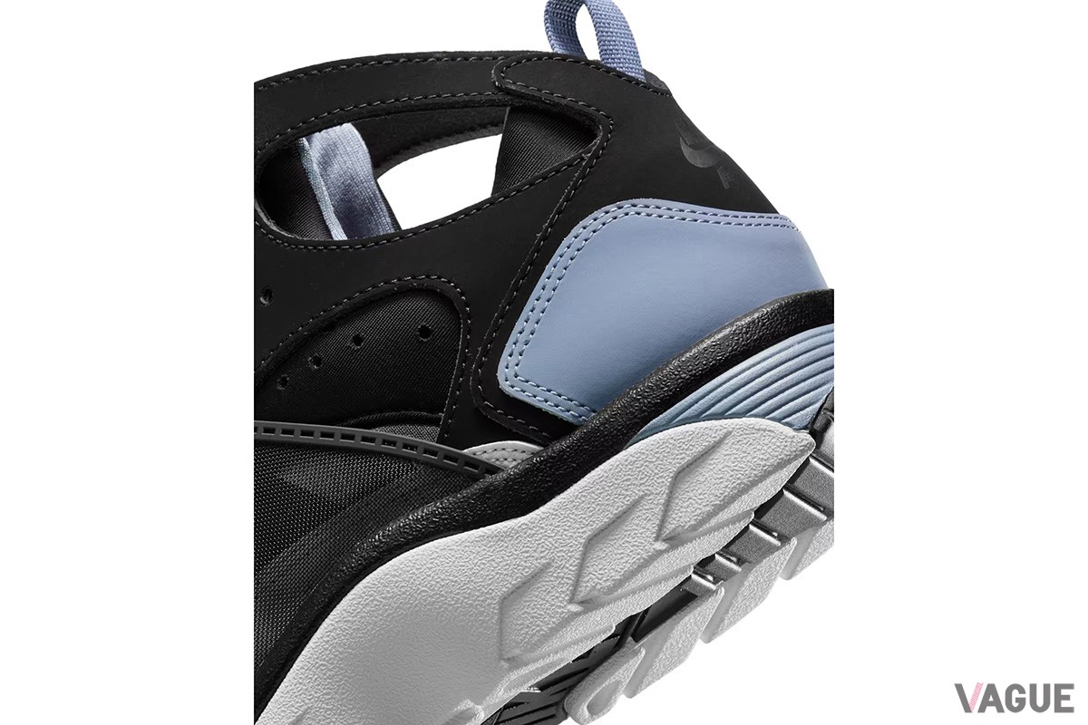ナイキのトレーニングシューズ「エア トレーナー ハラチ」に、1990年代のオリジナルカラー“Black and Cool Blue”が登場