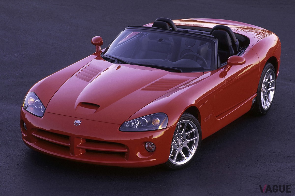 2002年のモデルチェンジで登場した2世代目。正常進化でよりシャープなスタイルとされた