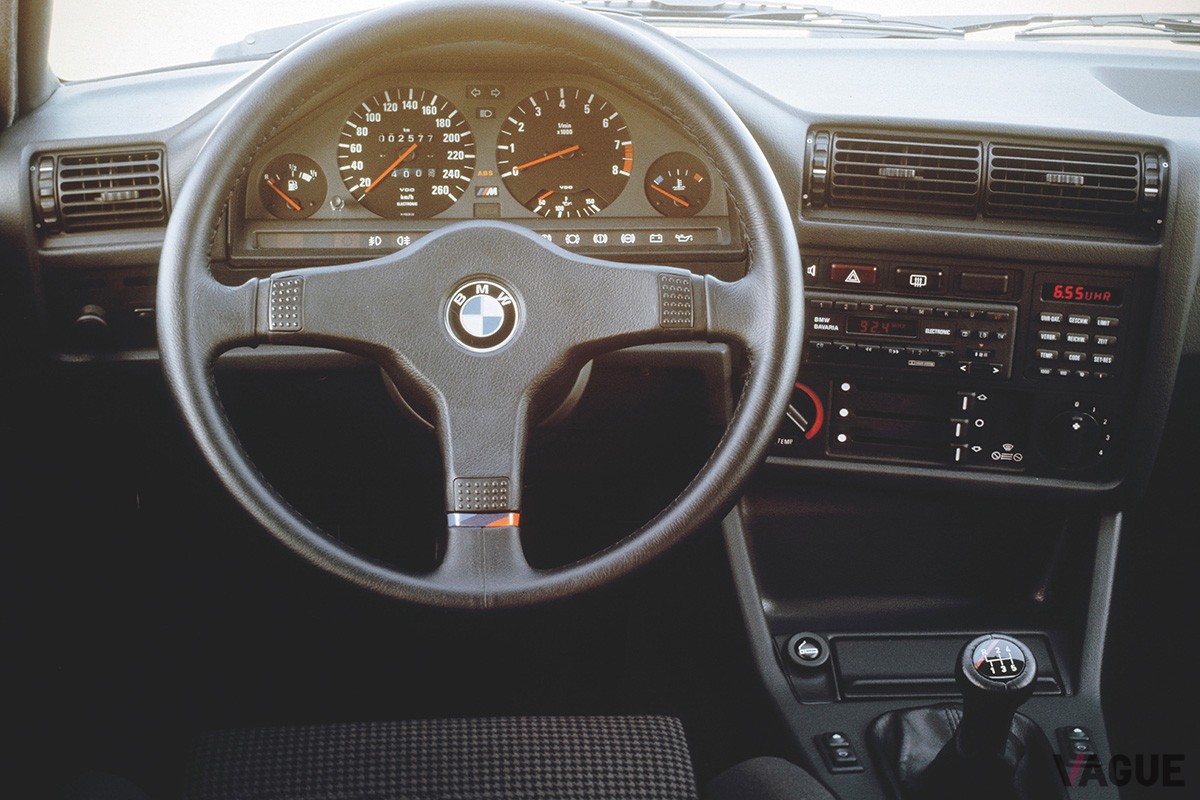 写真の1987年モデルは、クロスレシオのゲトラグ製5速MTを搭載