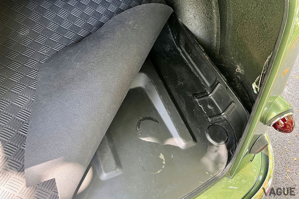 210型のダットサン「1000」