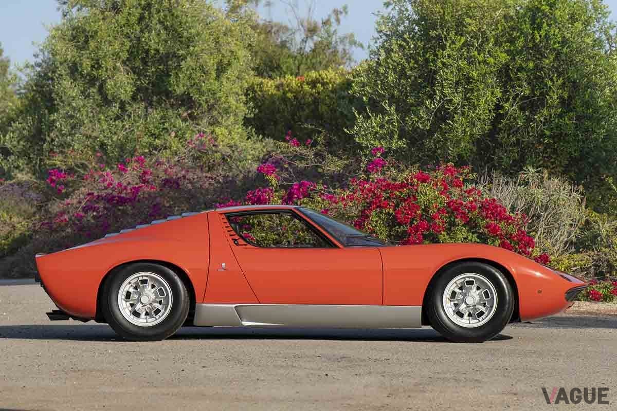 オークションに出品された1967年式ランボルギーニ「ミウラP400」Robin Adams（c）2025 Courtesy of RM Sotheby's