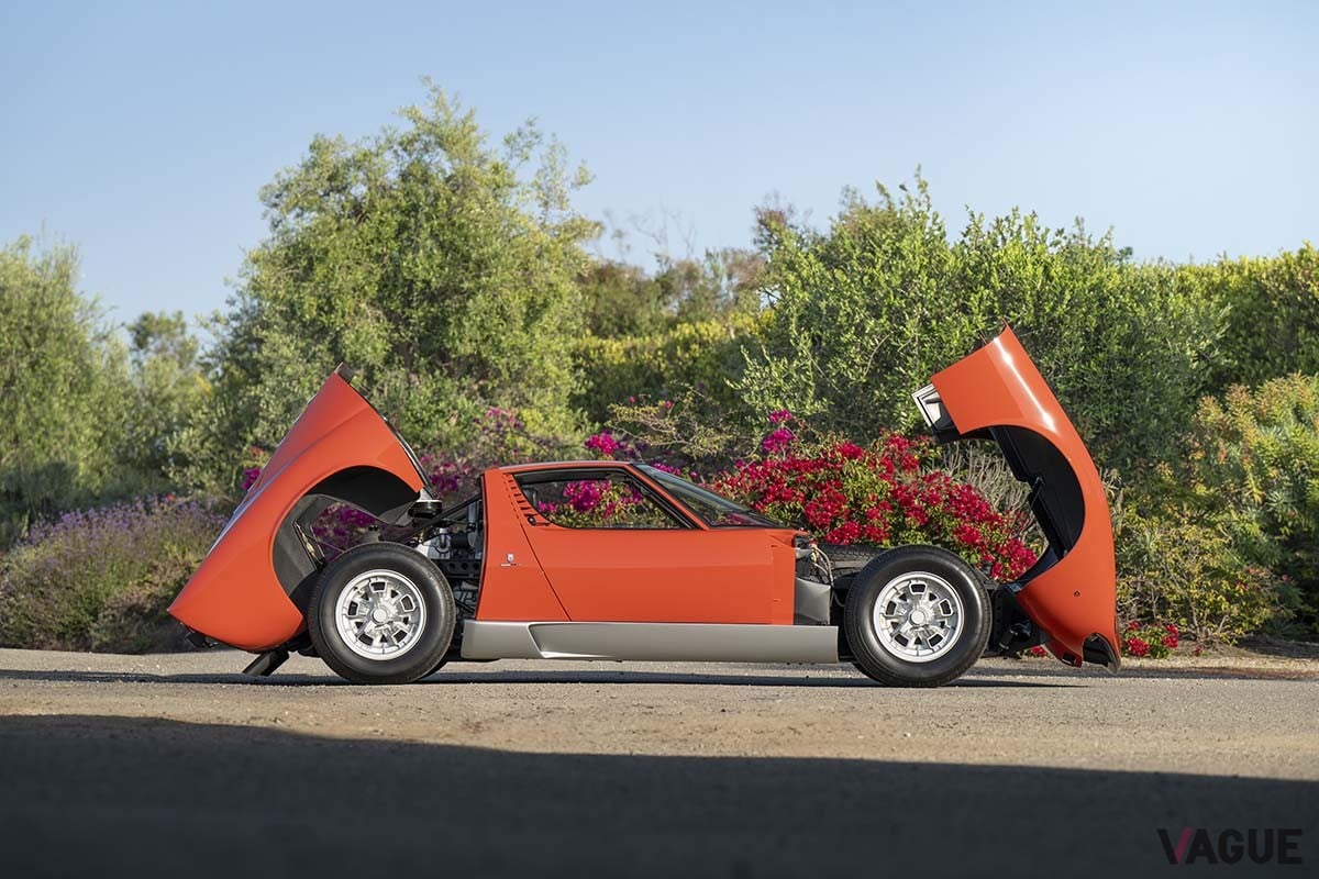 オークションに出品された1967年式ランボルギーニ「ミウラP400」Robin Adams（c）2025 Courtesy of RM Sotheby's