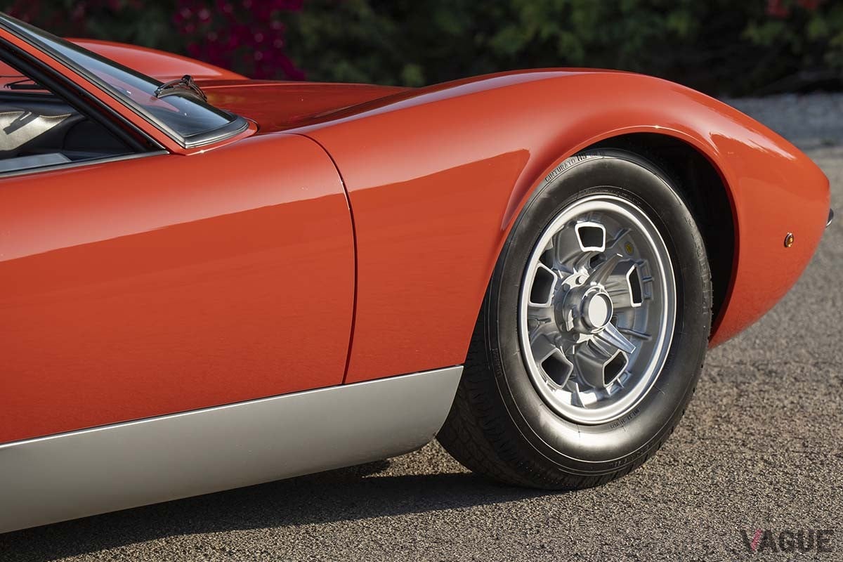 オークションに出品された1967年式ランボルギーニ「ミウラP400」Robin Adams（c）2025 Courtesy of RM Sotheby's
