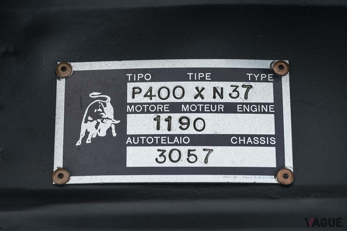 オークションに出品された1967年式ランボルギーニ「ミウラP400」Robin Adams（c）2025 Courtesy of RM Sotheby's