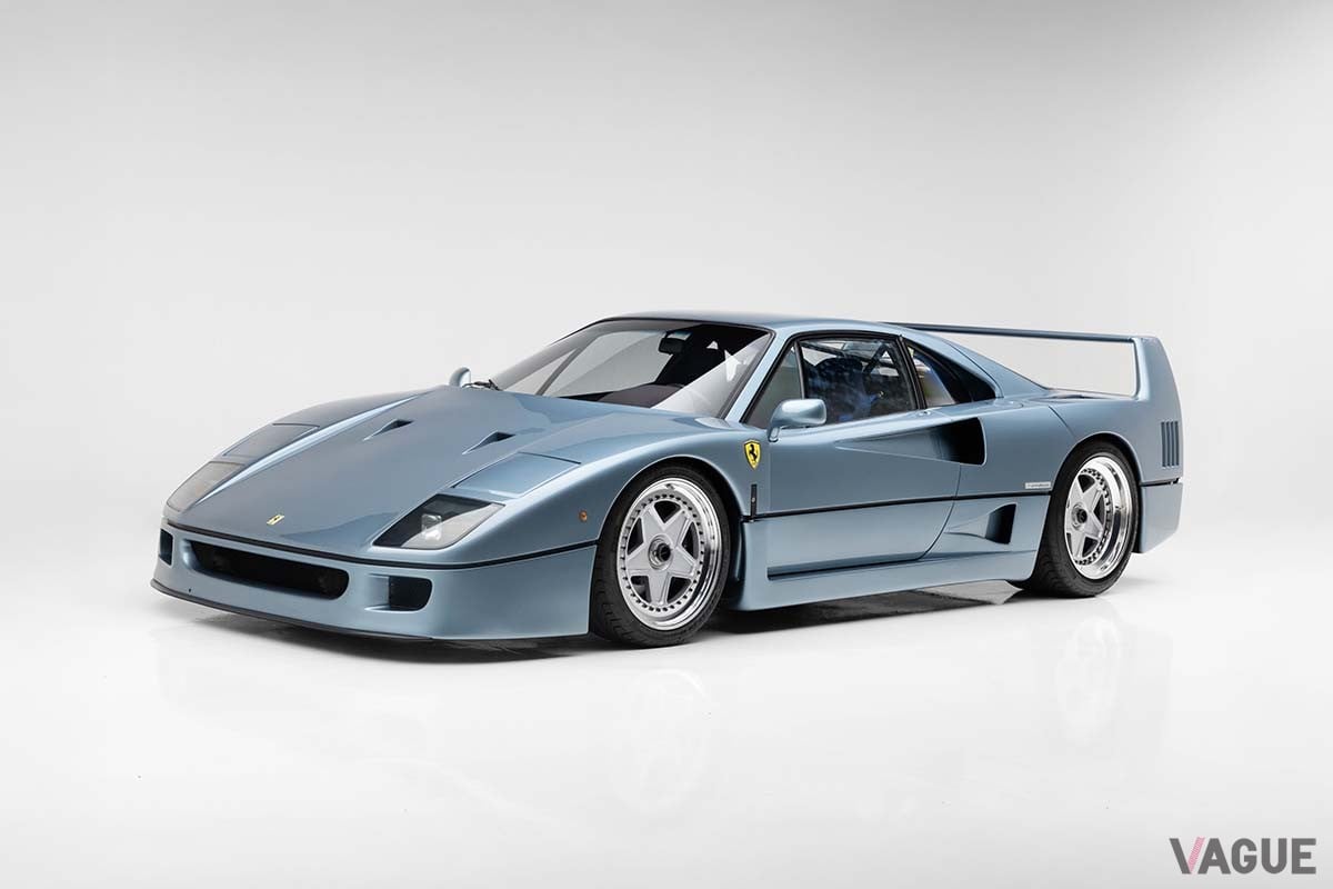 フェラーリ F40 唯一無二の「青いF40」!? 上品に“レーシング仕様”に生まれ変わっ