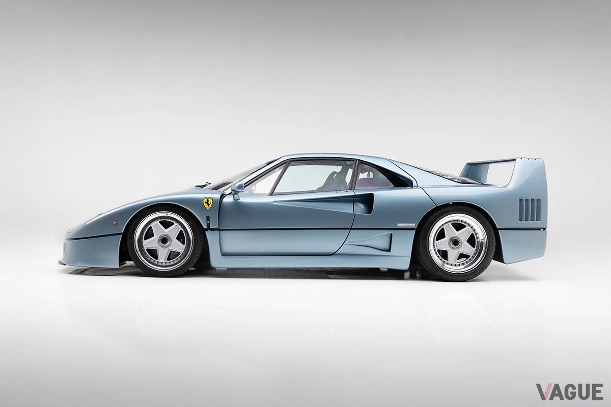 オークションに出品された1992年式フェラーリ「F40」Ashley Lauzurica(c)2025 Courtesy of RM Sotheby's