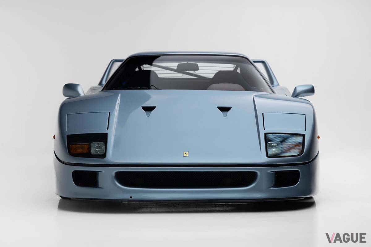 オークションに出品された1992年式フェラーリ「F40」Ashley Lauzurica(c)2025 Courtesy of RM Sotheby's