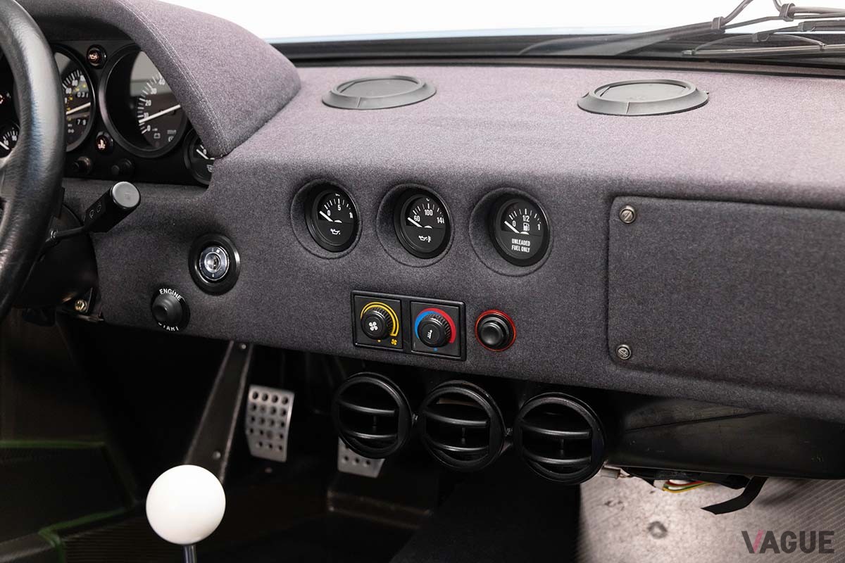 オークションに出品された1992年式フェラーリ「F40」Ashley Lauzurica(c)2025 Courtesy of RM Sotheby's