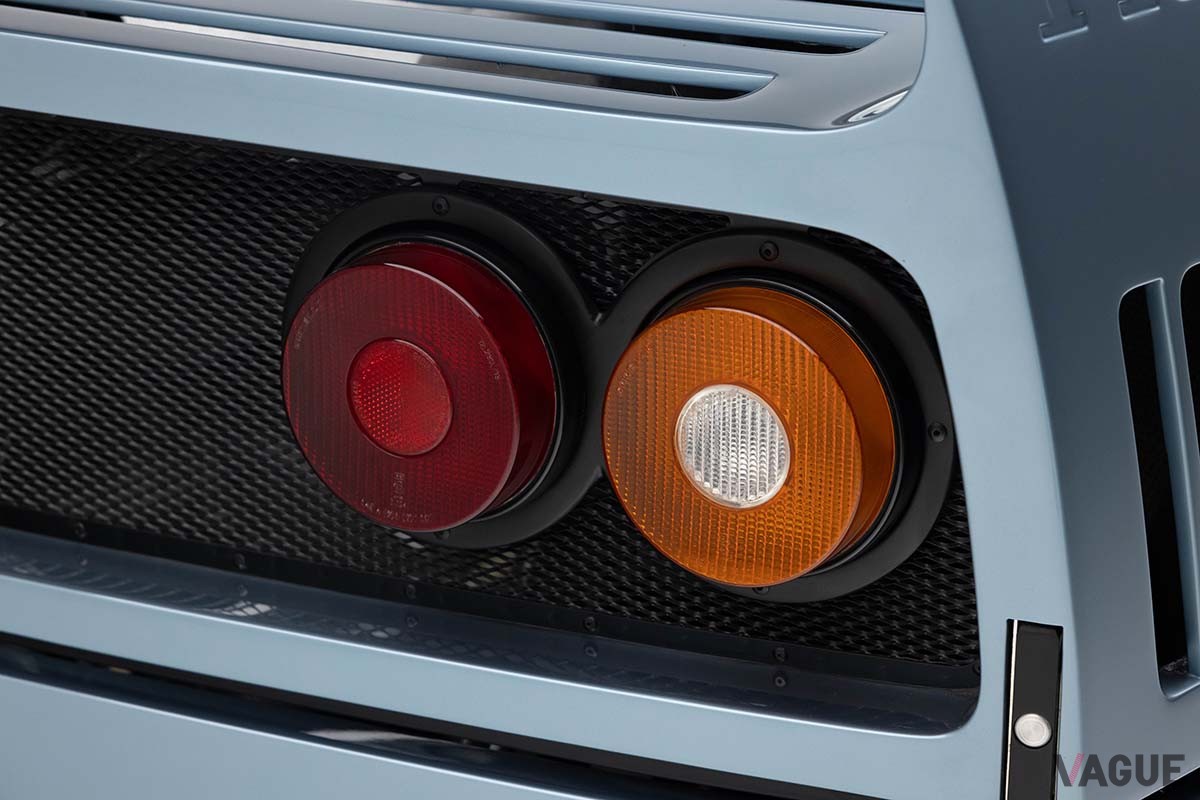 オークションに出品された1992年式フェラーリ「F40」Ashley Lauzurica(c)2025 Courtesy of RM Sotheby's