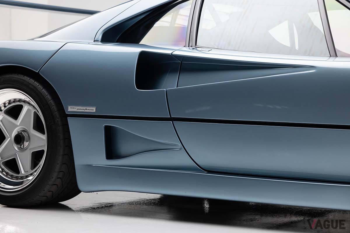 オークションに出品された1992年式フェラーリ「F40」Ashley Lauzurica(c)2025 Courtesy of RM Sotheby's