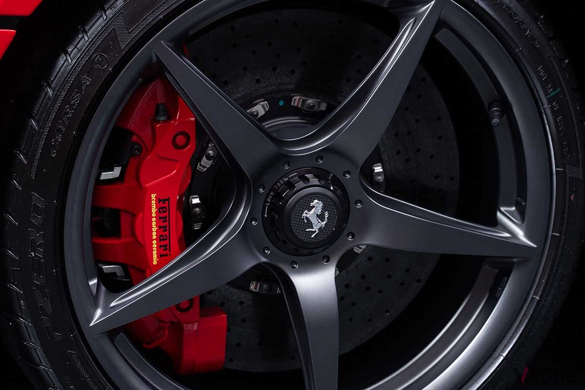 オークションに登場、523万USドル（約7億7400万円）で落札された2015年式フェラーリ「ラ・フェラーリ」Karissa Hosek(c)2025 Courtesy of RM Sotheby's