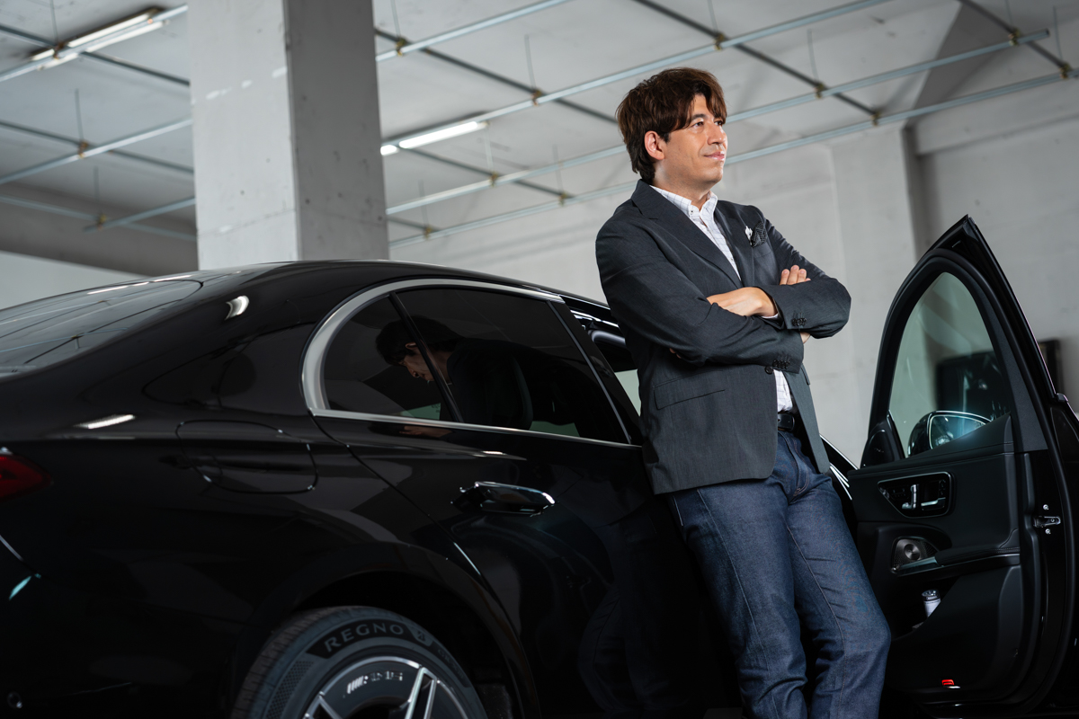 今回「GR-XIII B Edition」を体感したサッシャさんは、「タイヤもクルマの一部としてトータルコーディネートすべきだ」と主張する