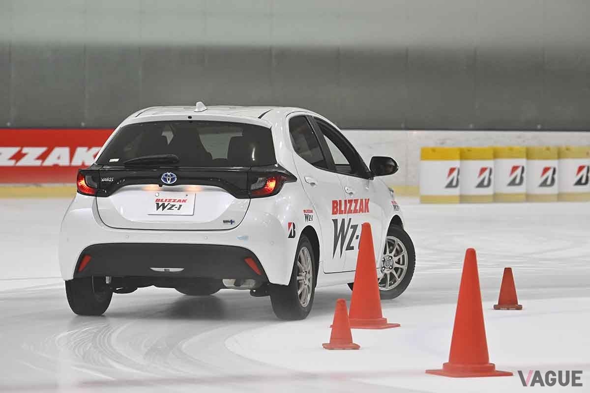 215/55R17インチ ブリヂストン ブリザック WZ-1 WZ1 5H100 スタッドレスタイヤホイール4本セット ウェッズ レオニス WX BKMC