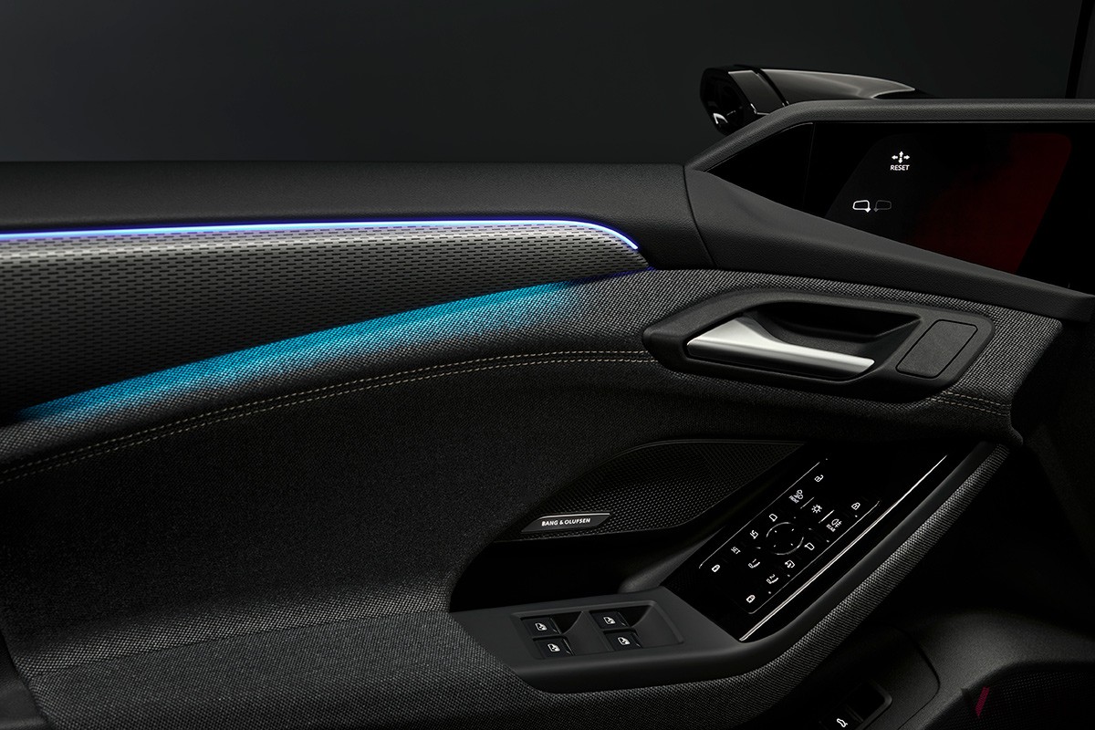 アウディの電動プレミアムセダン新型「A6 e-tron」
