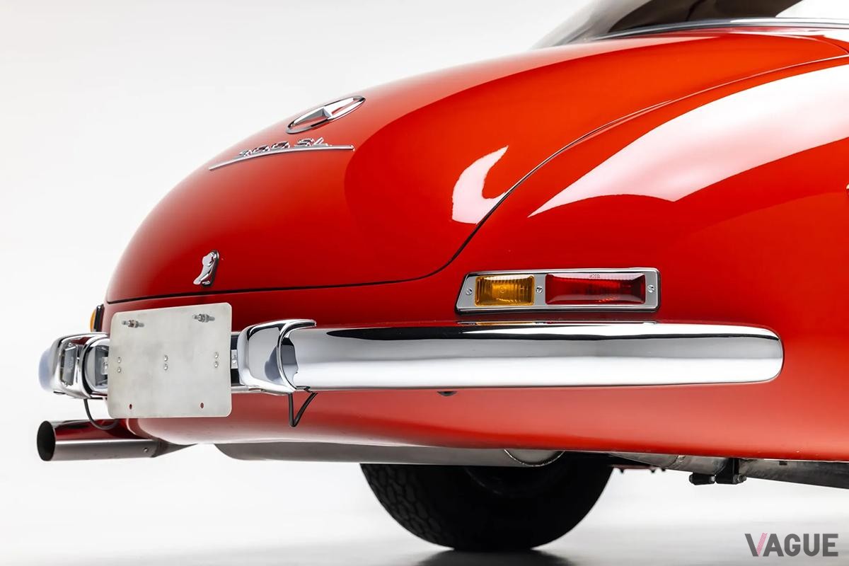 オークションで落札された1955年式メルセデス・ベンツ「300SLガルウイング」