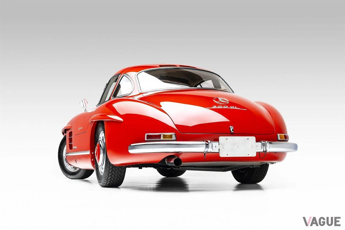 オークションで落札された1955年式メルセデス・ベンツ「300SLガルウイング」
