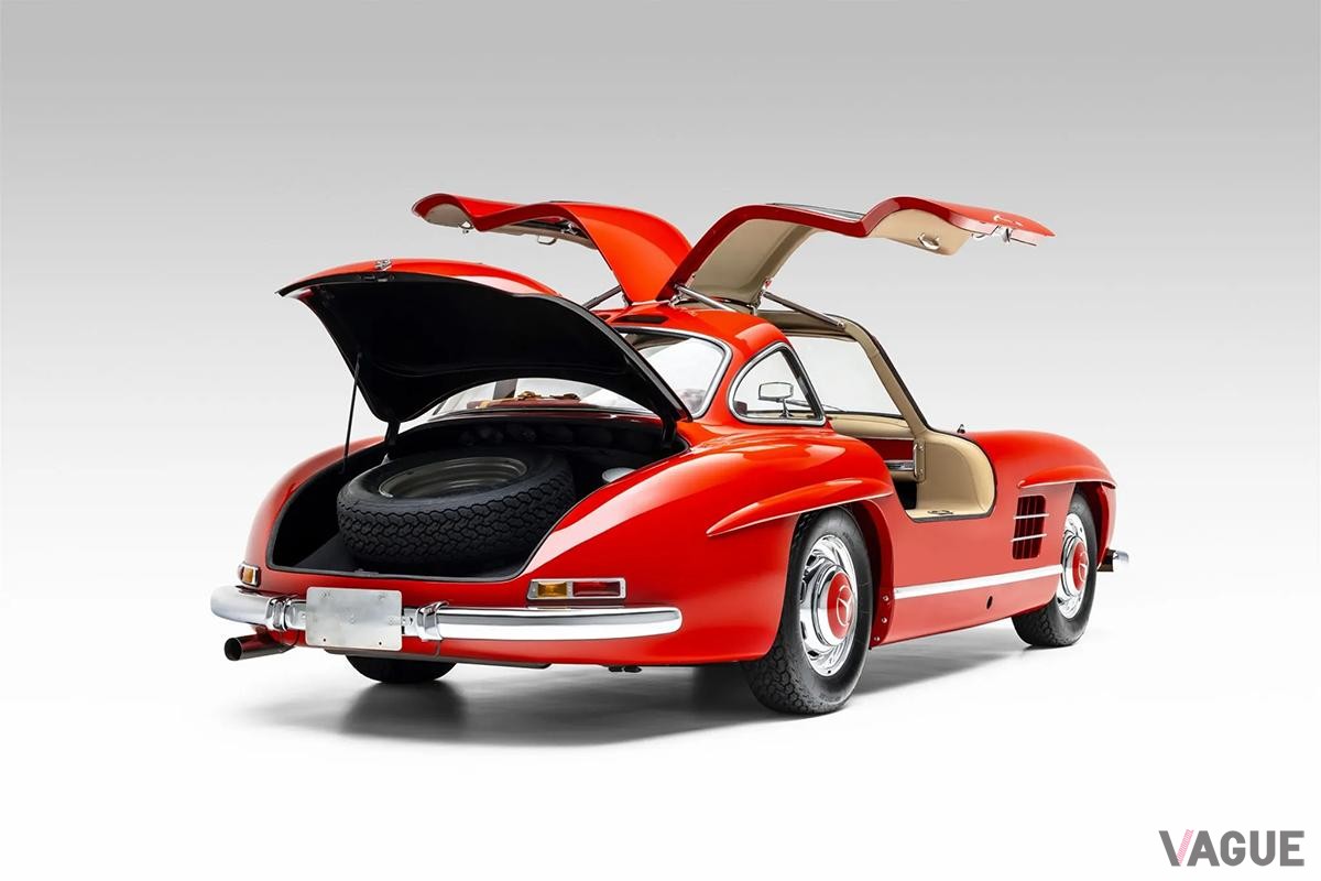 オークションで落札された1955年式メルセデス・ベンツ「300SLガルウイング」