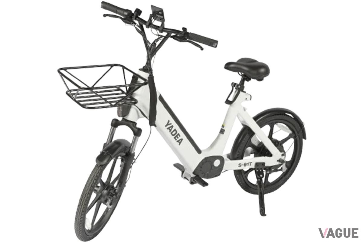 YADEAの新型モデル「S-01T」。16歳以上であれば運転免許不要な特定小型原付だ