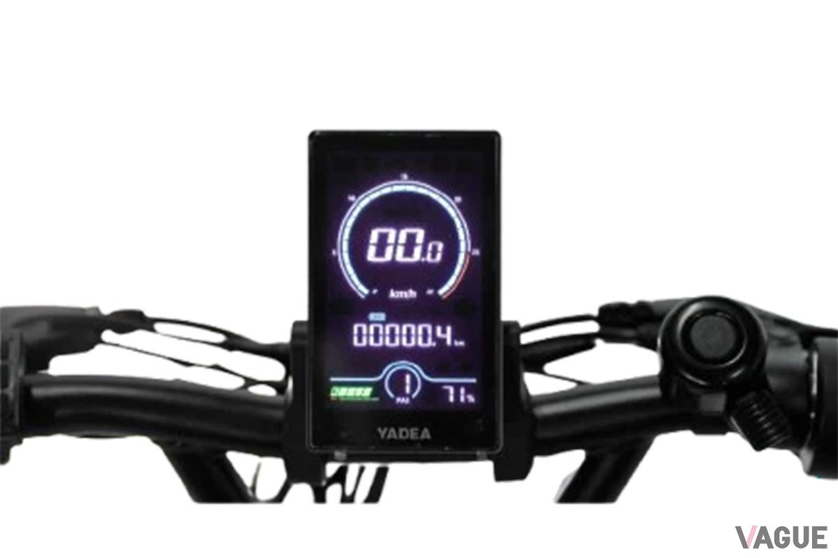 YADEAの新型モデル「S-01T」。16歳以上であれば運転免許不要な特定小型原付だ