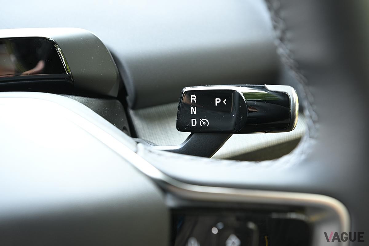 ボルボ新型「EX30クロスカントリー」