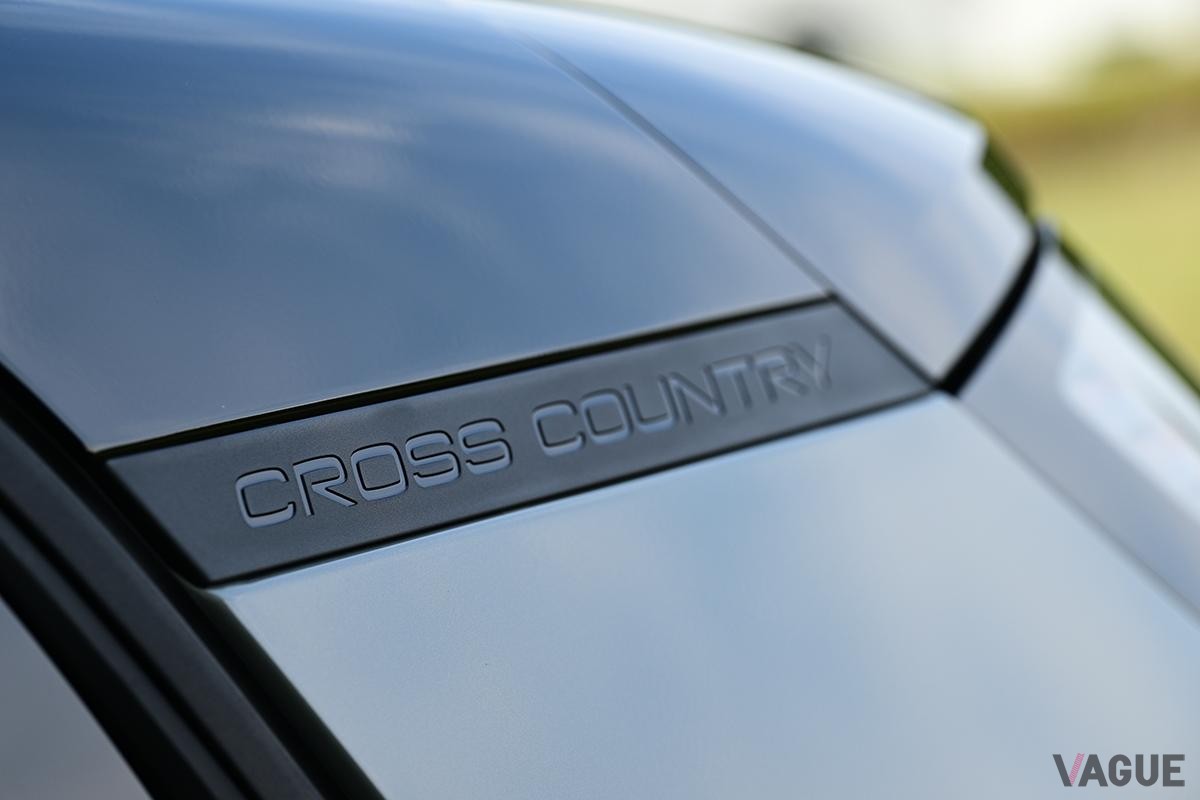 ボルボ新型「EX30クロスカントリー」