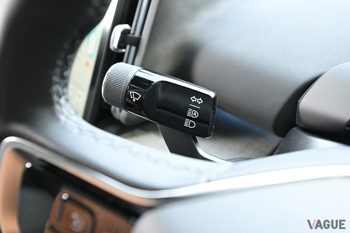 ボルボ新型「EX30クロスカントリー」