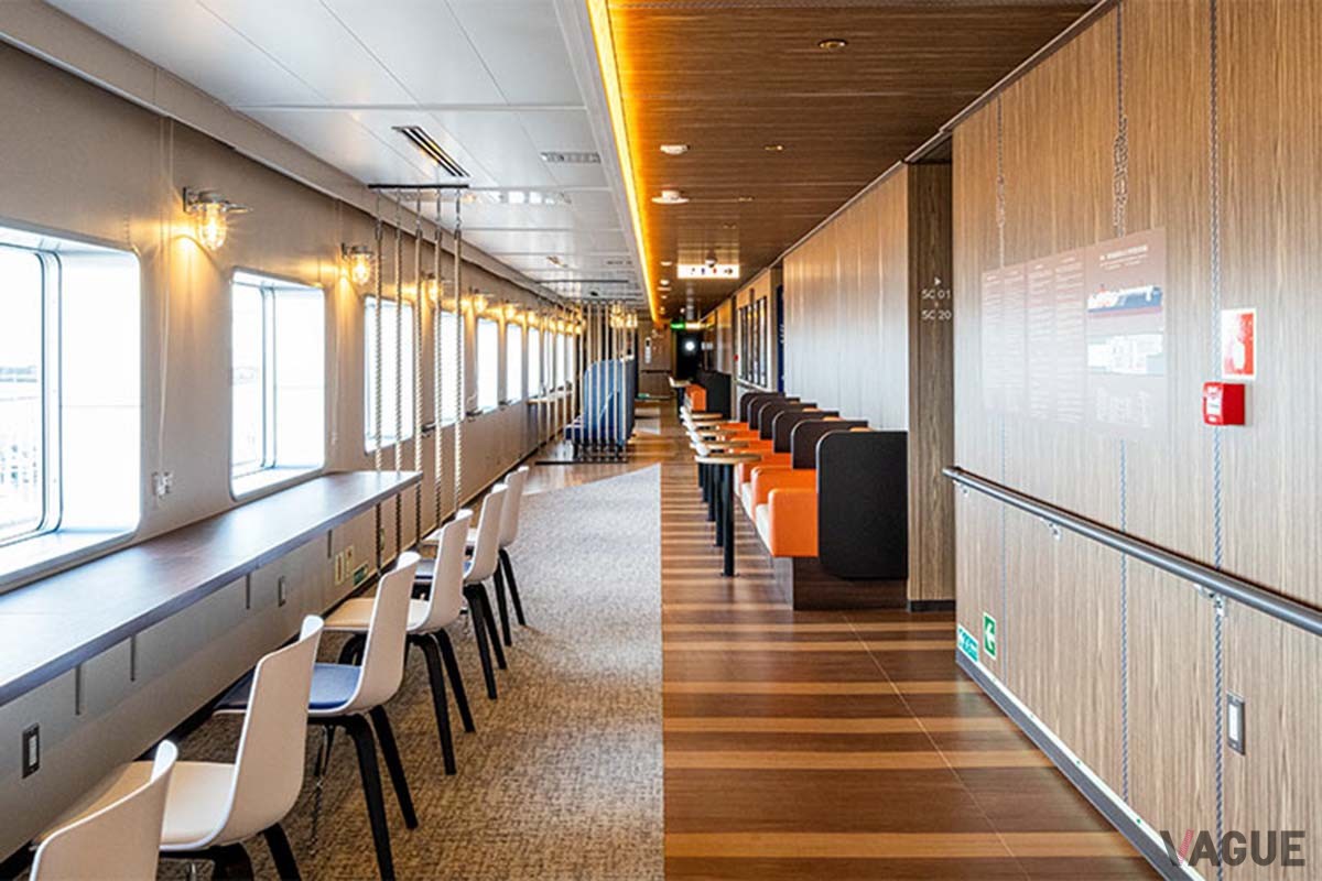 新造船「さんふらわあ ぴりか」の船内