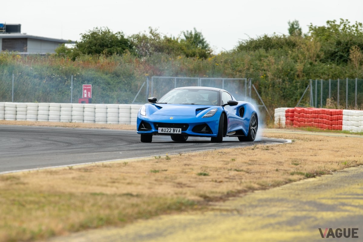 ロータス新型「エミーラ」