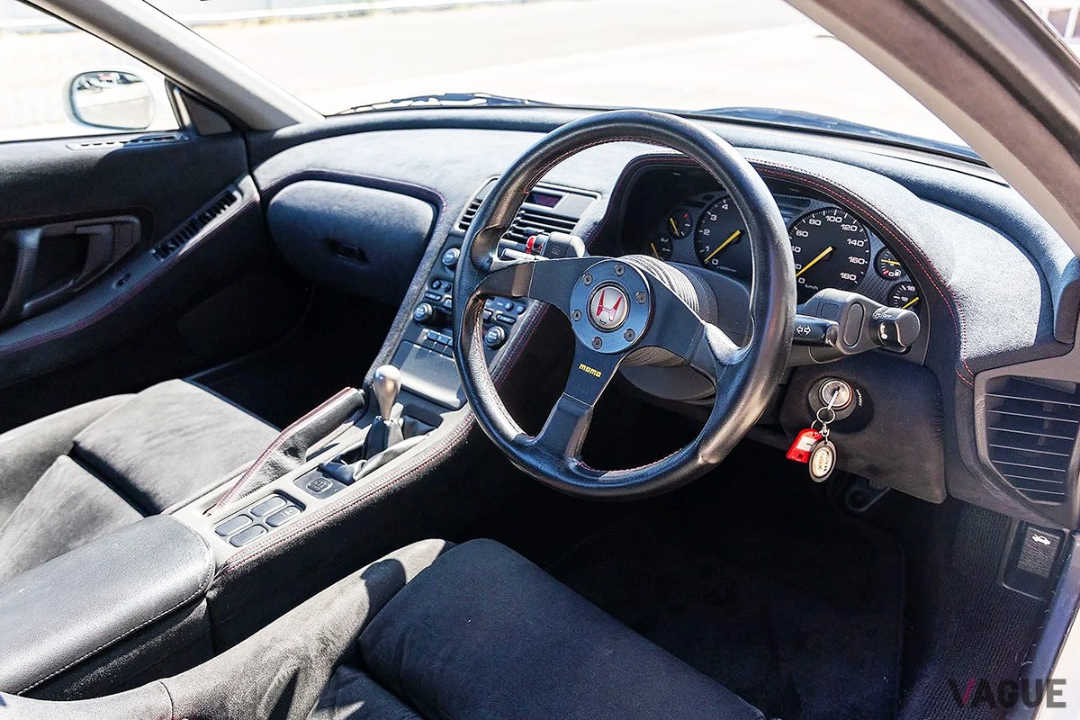 1994年式ホンダ「NSXタイプR」。レカロ製カーボンケブラーシートや専用足まわりを装備し、当時の「R」思想を色濃く残す一台