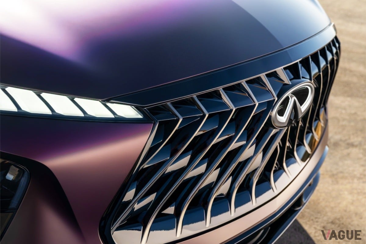 スポーツバックシルエットが際立つQX65モノグラフ。SUVでありながらクーペのようなスタイリッシュさを放つ