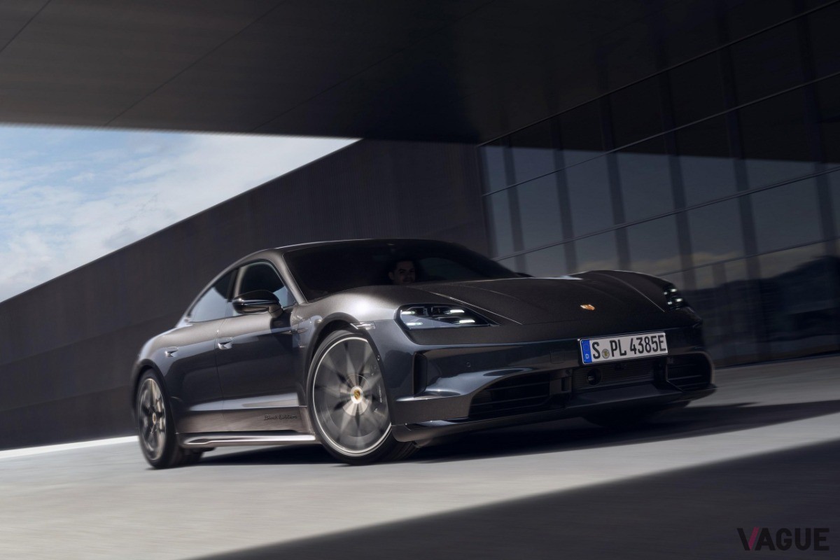 ポルシェ「タイカン4S ブラックエディション」