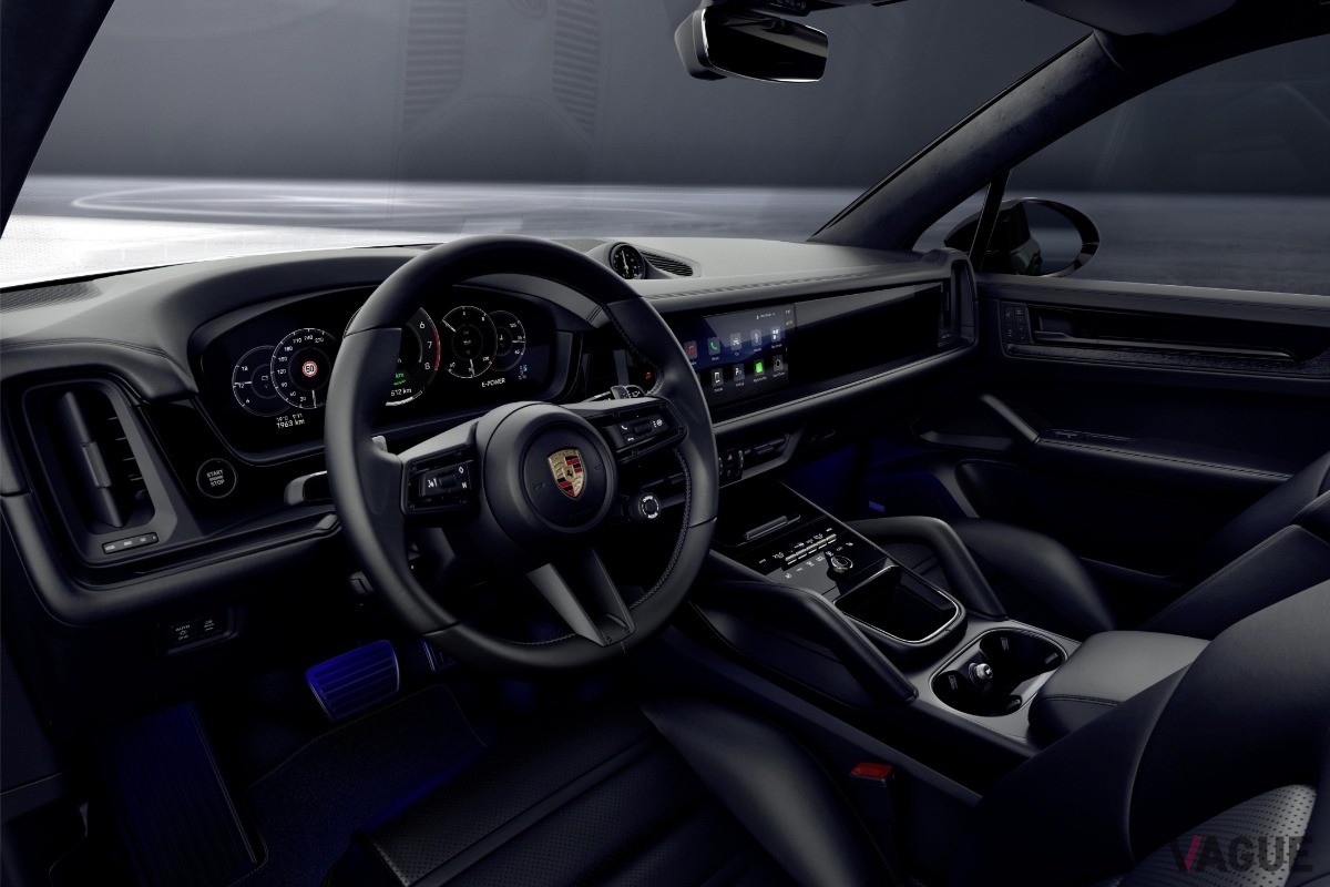 ポルシェ「カイエンS E-ハイブリッド・ブラックエディション」