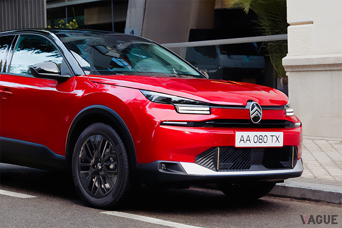 シトロエンの特別仕様車「C4マックス ハイブリッド エディション ルミエル」