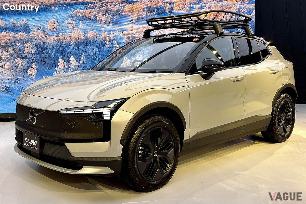 ボルボ新型「EX30 クロスカントリー・ウルトラ・ツインモーター・パフォーマンス」