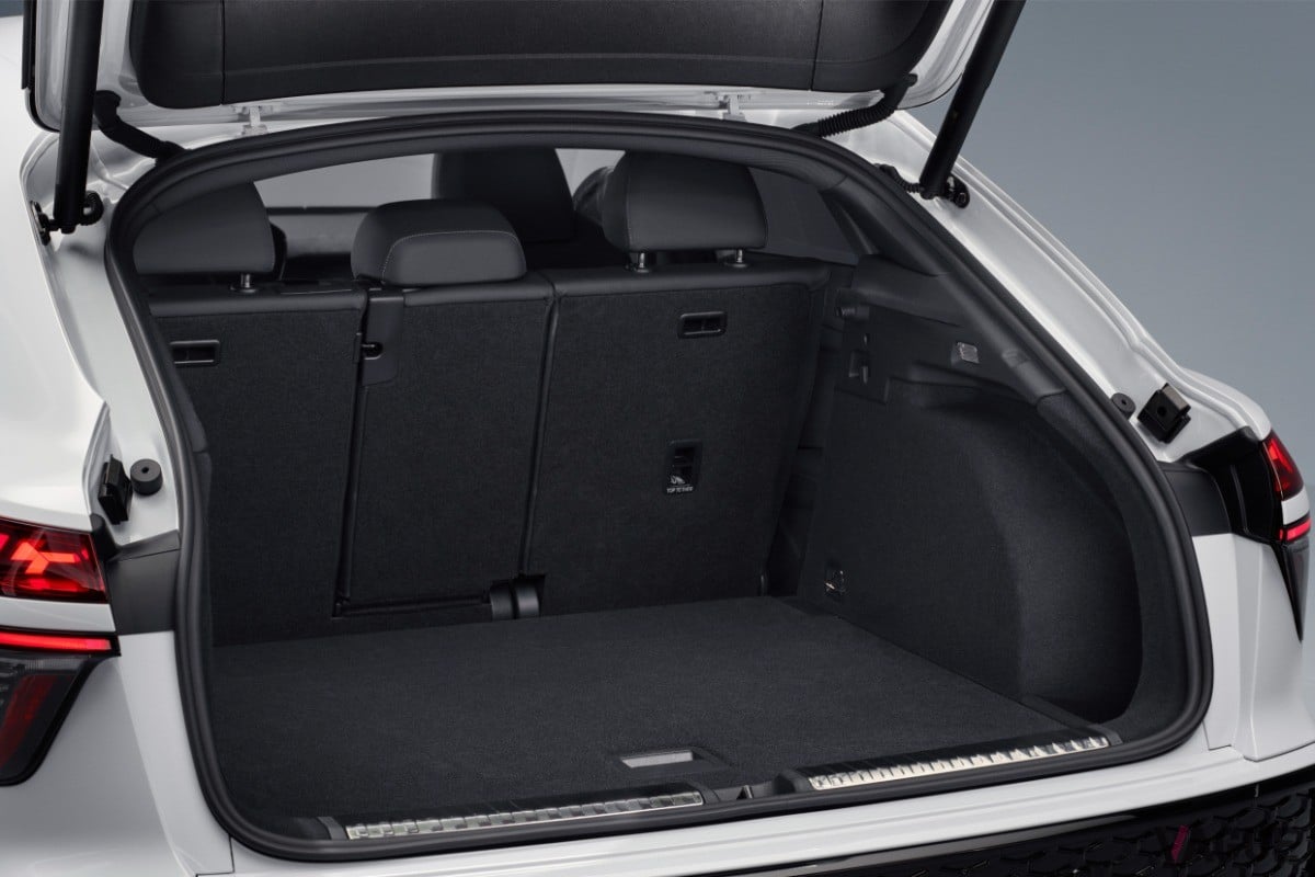 アウディ新型「Q3スポーツバック e-hybrid 200kW」