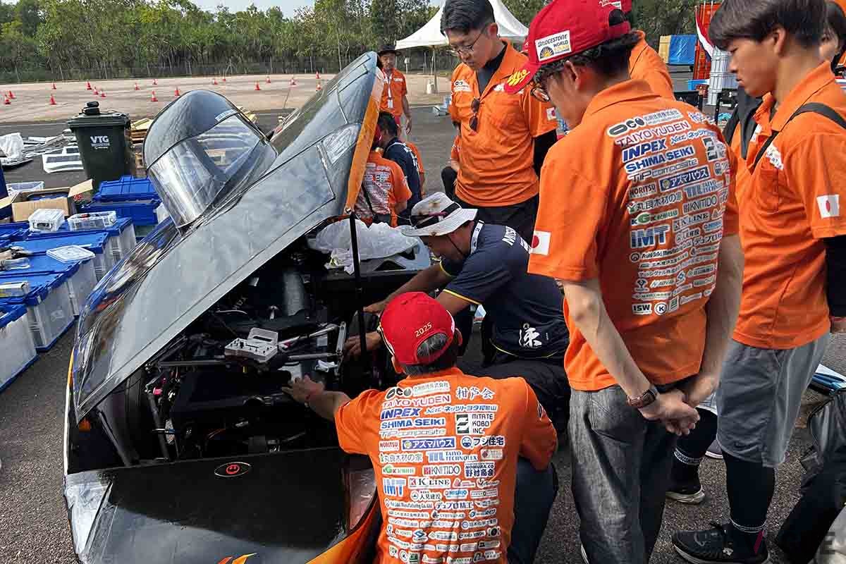 和歌山大学ソーラーカーチームのマシン＃61「YATA」