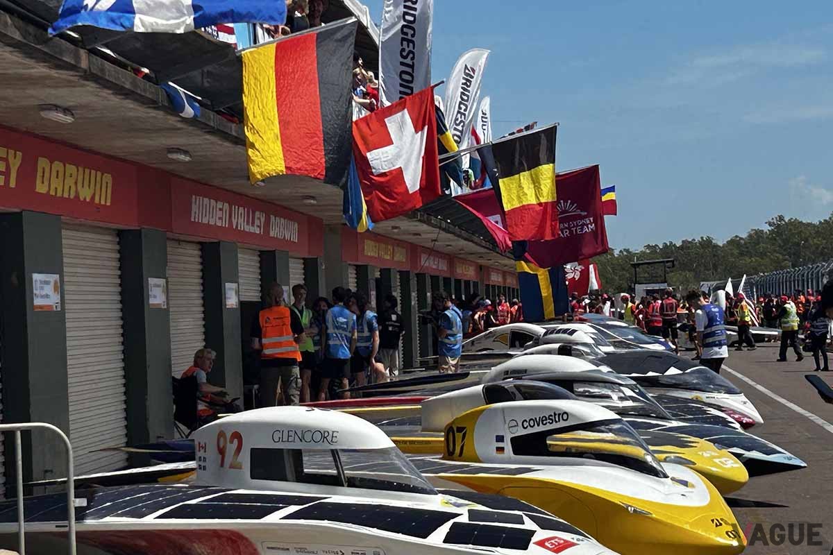 世界最大級のソーラーカーレース「Bridgestone World Solar Challenge 2025（ブリヂストン・ワールド・ソーラー・チャレンジ2025=BWSC）」の様子