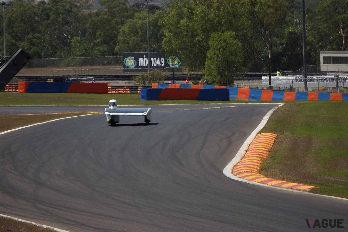 ソーラーカーが3000キロ先を目指す世界最高峰のレース「ブリヂストン