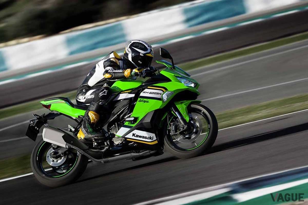 2025年10月1日に日本登場予定のカワサキ「ニンジャ ZX-25R」