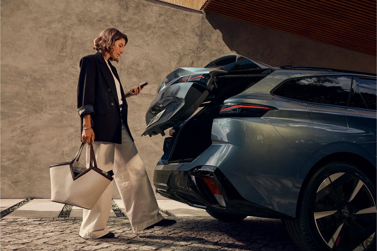 プジョー新型「308SW」