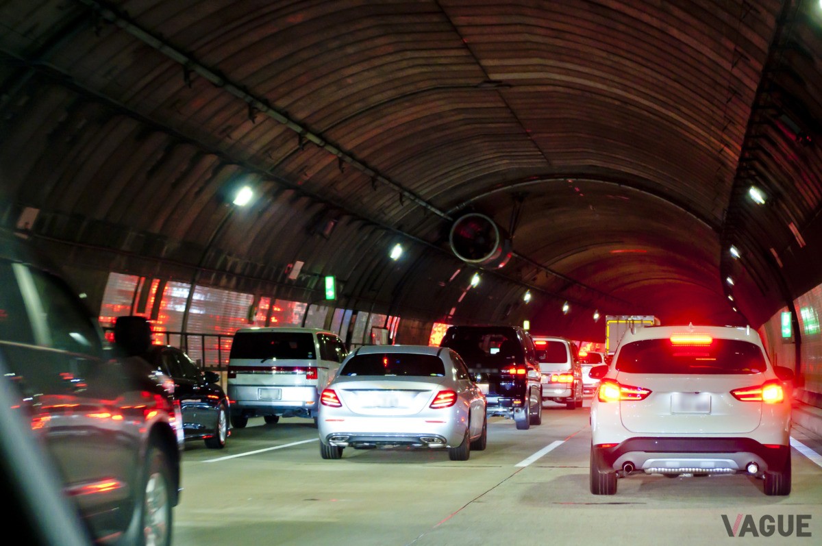 追い越しが終わっても走行車線に戻れないほど混雑している場合はOK