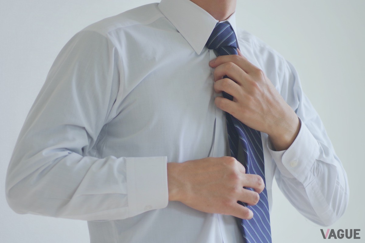 多くの場合でスーツにネクタイ着用が無難