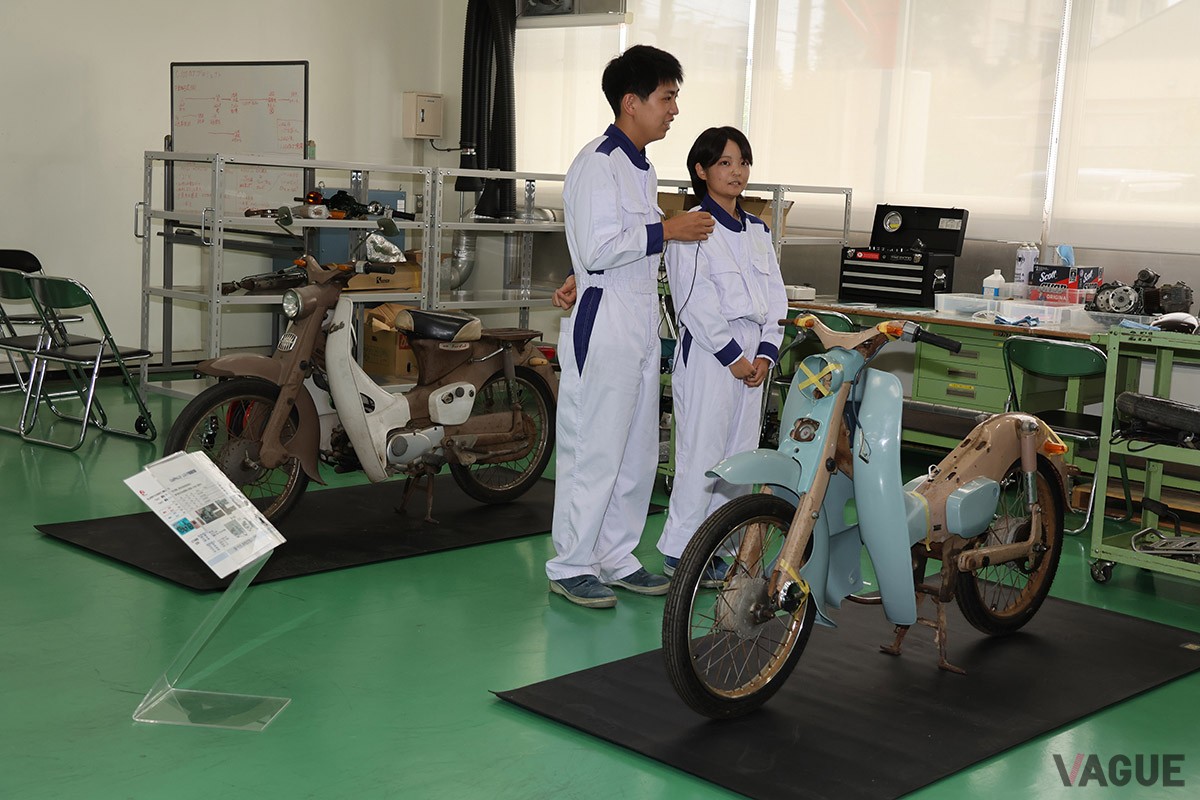 ホンダ学園では創立50周年記念に向け、古い「スーパーカブ」をレストアして全国をめぐる「Cubチャレンジ」など他のプロジェクトも進行中