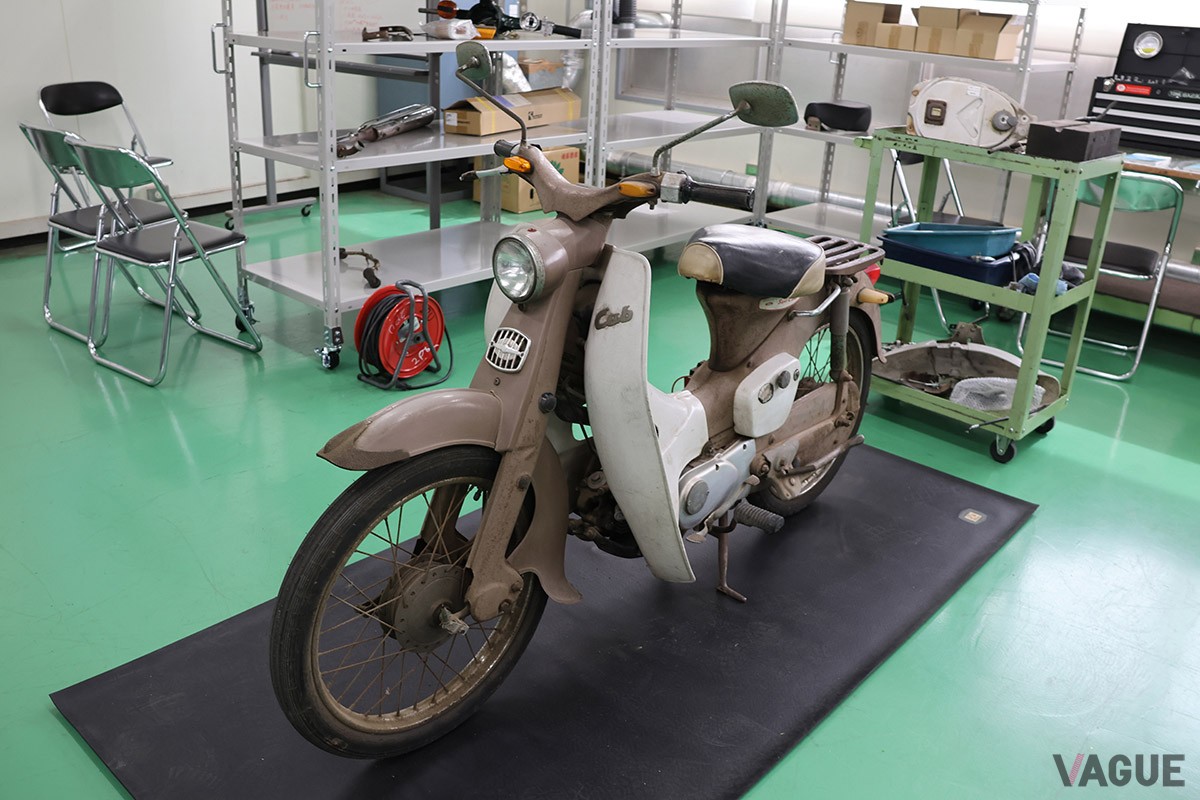 ホンダ学園では創立50周年記念に向け、古い「スーパーカブ」をレストアして全国をめぐる「Cubチャレンジ」など他のプロジェクトも進行中