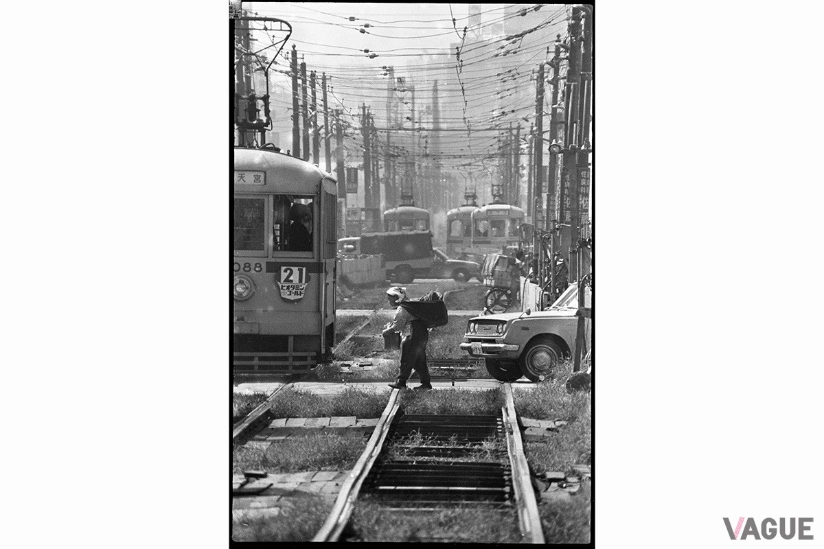 ▲「上野付近」（1967年）。現在の上野広小路交差点付近。店内に同じものが飾られている