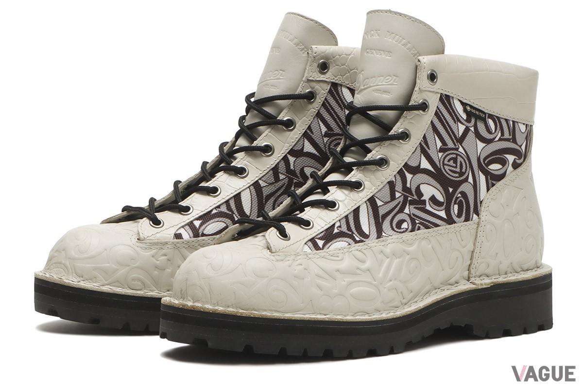 「FRANCK MULLER × DANNER FIELD R」IVORY（5万2800円 消費税込）
