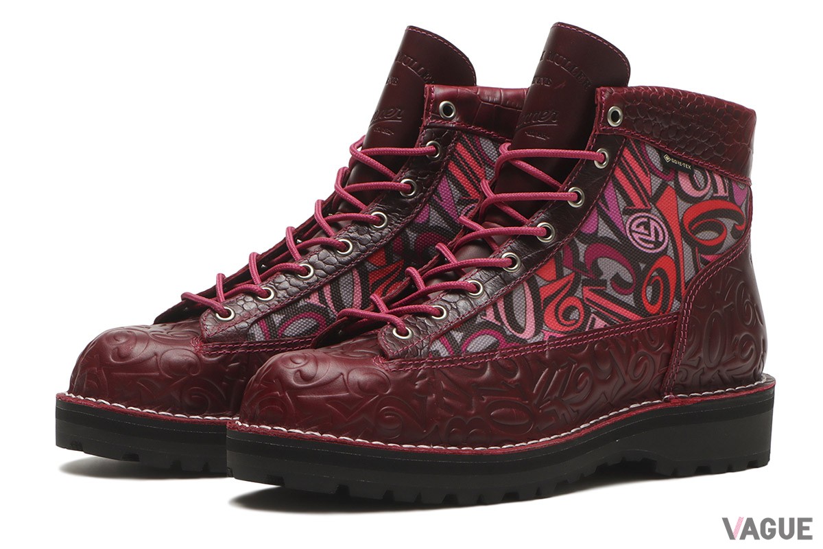「FRANCK MULLER × DANNER FIELD R」FUXIA（5万2800円 消費税込）