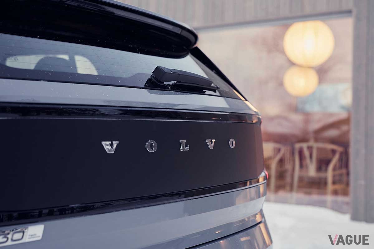 ボルボ新型「EX30クロスカントリー」