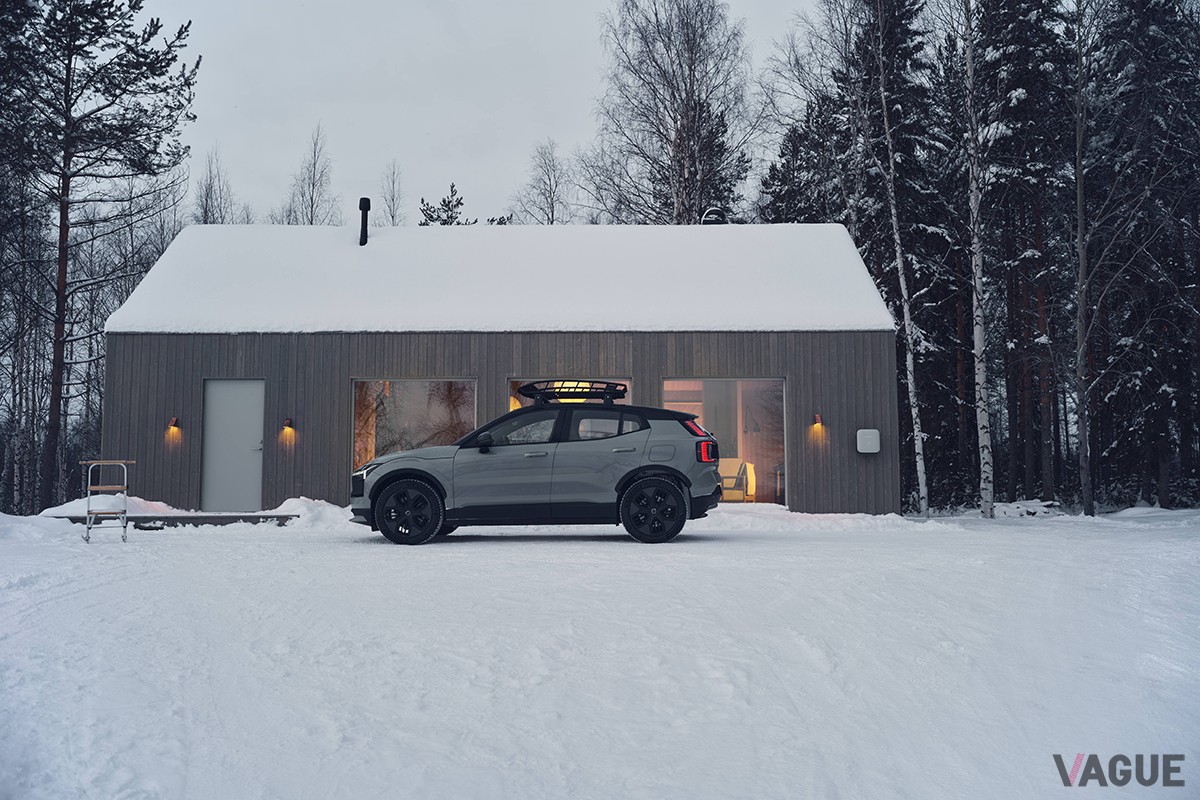 ボルボ新型「EX30クロスカントリー」