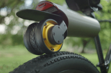えっ、たった数秒で自転車が“E -BIKE化”!? コンパクトで取り付け